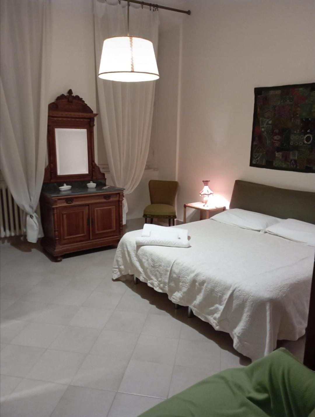 Casa San Carlo Affittacamere Foligno Luaran gambar